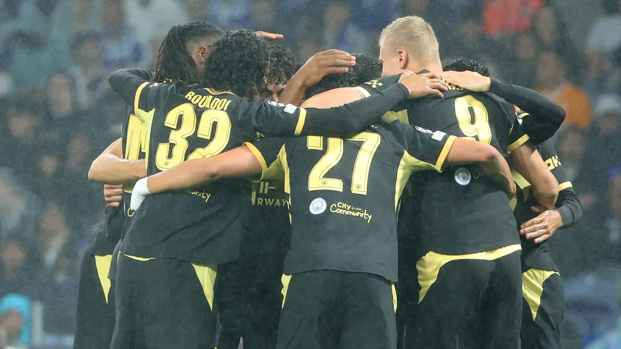 Para pemain Manchester City berselebrasi