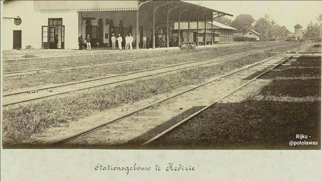 Stasiun Kediri pada era 1980-an.