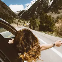 Ilustrasi Menyetir Mobil | unsplash.com/@averieclaire