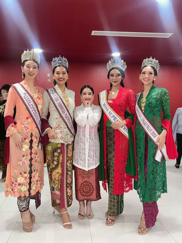 Prilly Latuconsina bersama Puteri Indonesia (Instagram/prillylatuconsina96)