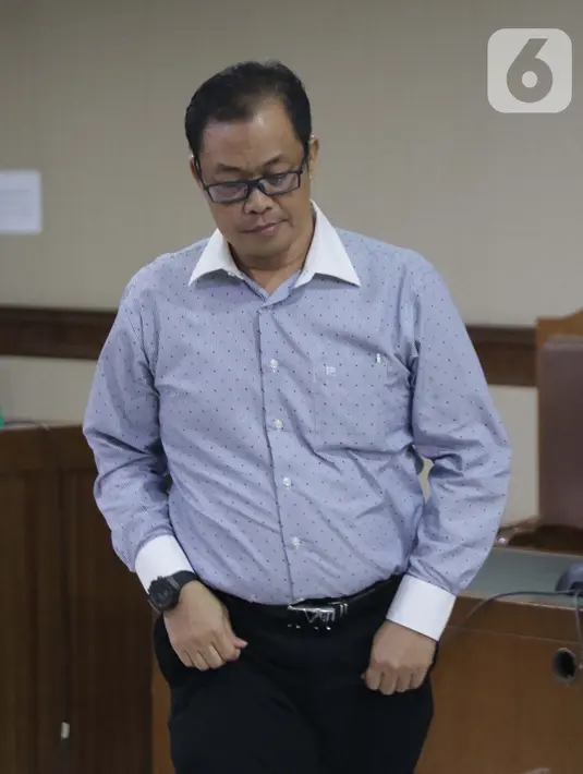 Terpidana kasus suap Pilkada, Muchtar Effendi saat menjalani sidang pembacaan dakwaan di Pengadilan Tipikor, Jakarta, Senin (7/10/2019). Muchtar Effendi didakwa dalam kasus pencucian uang yang melibatkan mantan Ketua Mahkamah Konstitusi M Akil Mochtar. (Liputan6.com/Helmi Fithriansyah)