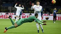 Video highlights penyelamatan Samir Handanovic kiper dari Inter Milan yang melakukan gerakan kungfu saat melawan Atalanta.