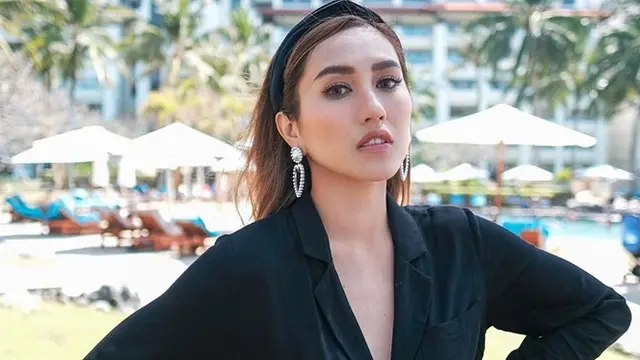 Sudah Jarang Muncul di Layar Kaca, Begini Potret Terbaru Louise Anastasya