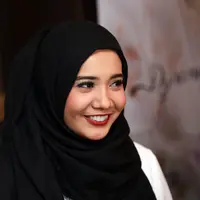 Meski mengalami kenaikan berat badan yang signifikan, Zaskia mengatakan jika sang suami sangat memaklumi kondisinya yang berjuang untuk mendapatkan keturunan ini. (Deki Prayoga/Bintang.com)