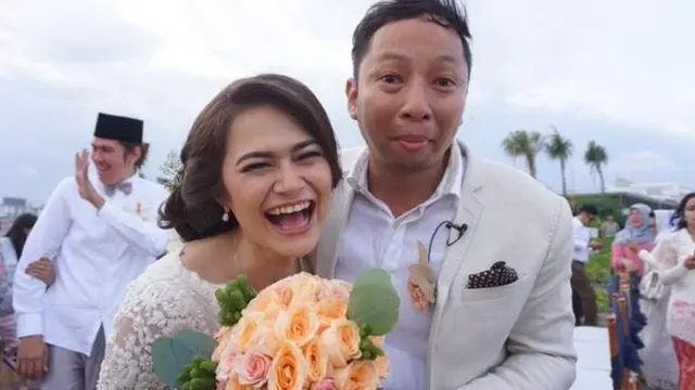 Artis-artis Ini Gelar Pernikahan Tertutup di Bali