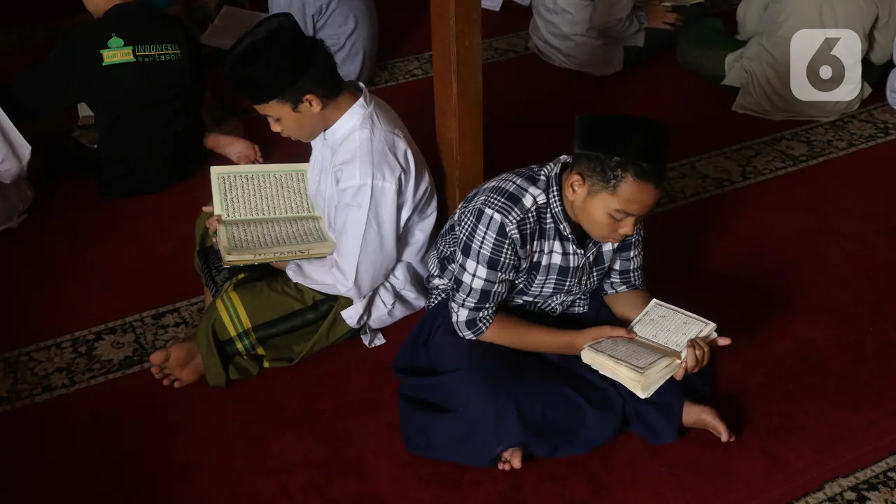 Melihat Lebih Dekat Para Santri Menghafal Alquran