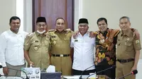 Gubernur Sumut, Edy Rahmayadi, merangkul Bupati Palas TSO, Plt Bupati/Wakil Bupati, Ahmad Zarnawi
