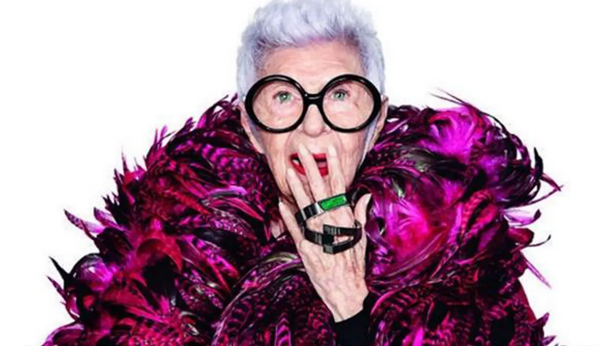 Iris Apfel, nenek modis berusia 94 tahun ini merupakan fashion icon tertua di dunia yang sosoknya masih wara-wiri mengisi berbagai laman profil dan artikel mode media internasional. (instagram.com/iris.apfel)