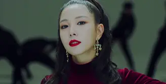 Saat ini BoA sudah berusia 31 tahun, penyanyi yang punya julukan Queen of KPop ini masih dianggap memberikan pengaruh yang luar biasa di dunia hiburan Korea. (Foto: Soompi.com)