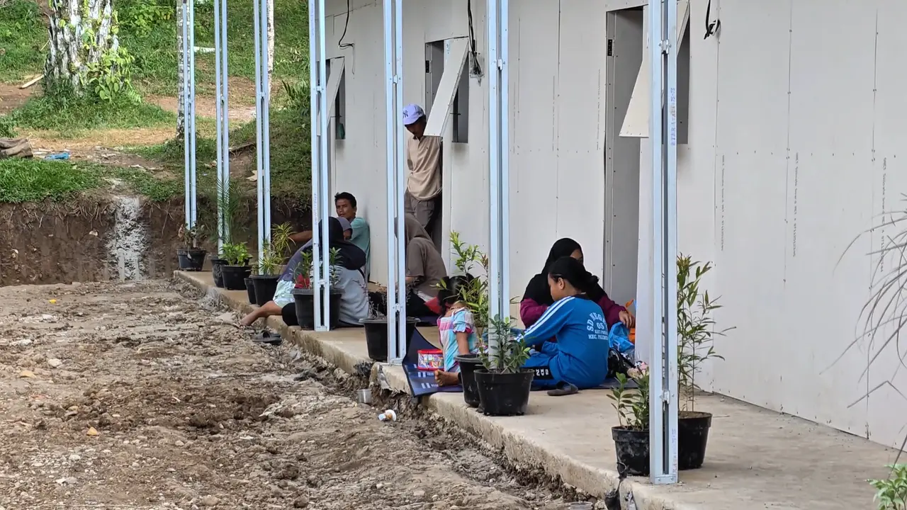 Warga Kabupaten Agam, Sumatra Barat, menempati hunian sementara (huntara) yang dibangun pemerintah. (Ist)