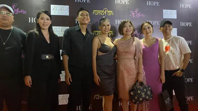 Jennifer Darren dan M Hanafi Lubis di film Hope