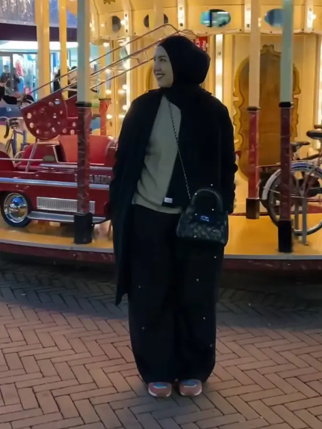 Tya Ariestya di Belanda. [@tya_ariestya]