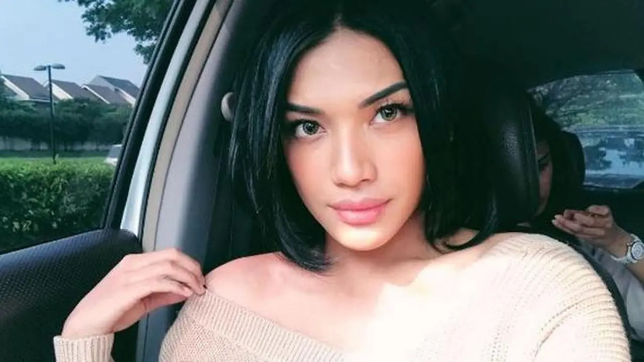 Tampil Glamour, Ini 5 Gaya Busana Millen Cyrus
