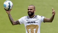 Dani Alves telah mengumumkan berpisah dengan Barcelona untuk yang kedua kalinya. Bek tangguh asal Brasil itu pergi ke Pumas UNAM di Liga Meksiko usai kontraknya tak diperpanjang Barcelona. AFP/Alfredo Estrella)