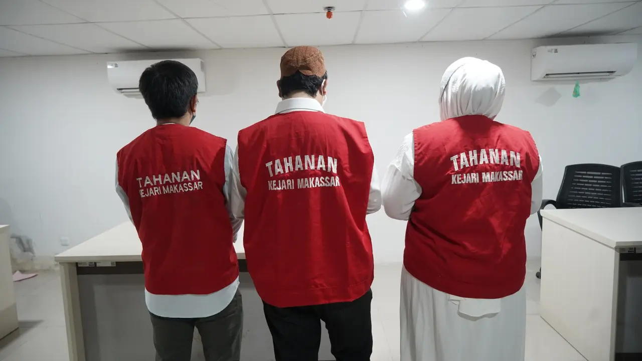 3 bos skincare di Makassar ditetapkan sebagai tersangka dugaan mengedarkan kosmetik bermerkuri.