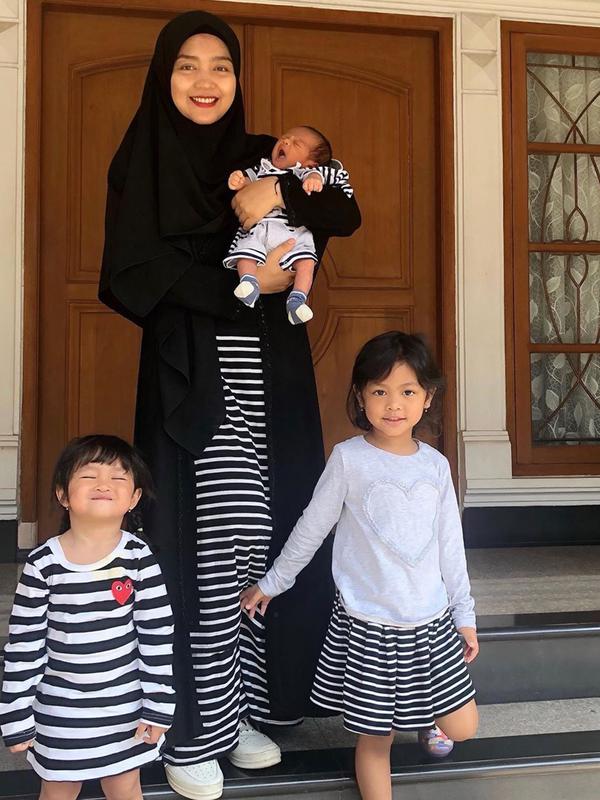 Beberapa waktu lalu, Nuri Maulida dikabarkan baru saja melahirkan seorang anak laki-laki. Wah, selamat ya Nuri Maulida. (Liputan6.com/IG/@nurimaulida)