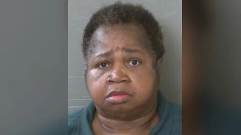 Veronica Posey menindih tubuh keponakannya yang masih berusia 9 tahun hingga tewas (Escambia County Jail)