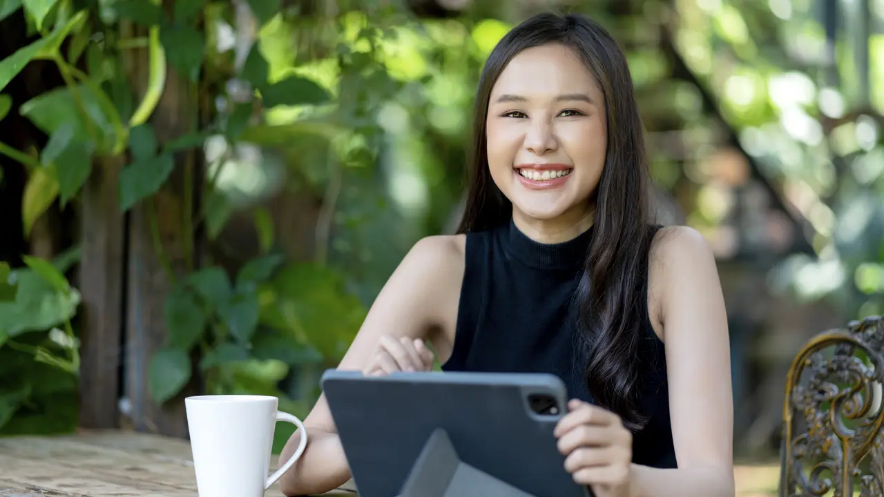 wanita juli menawan tambah usia