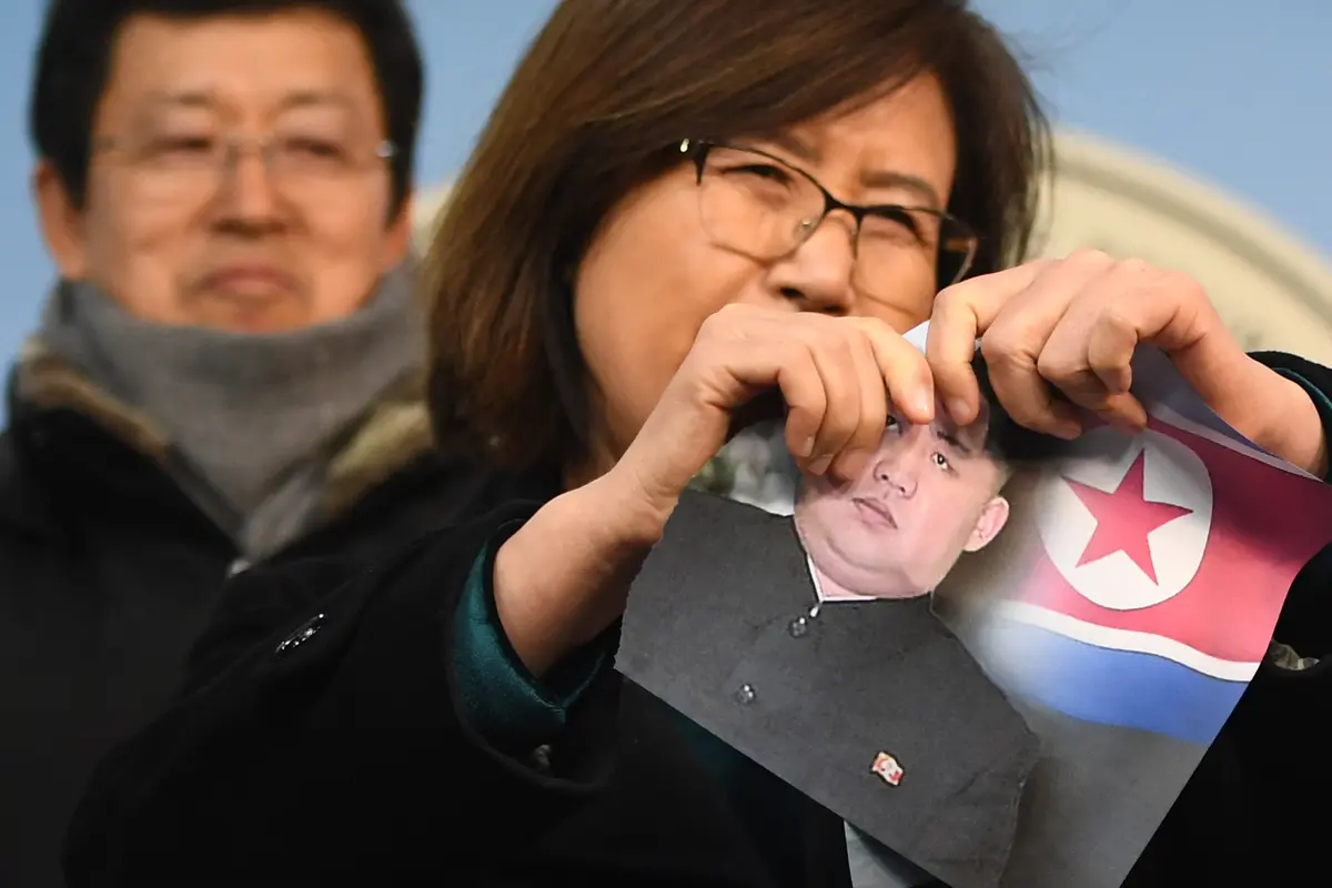 Berhasil ke Korea Selatan, Pembelot Korea Utara Robek Foto Kim Jong-un