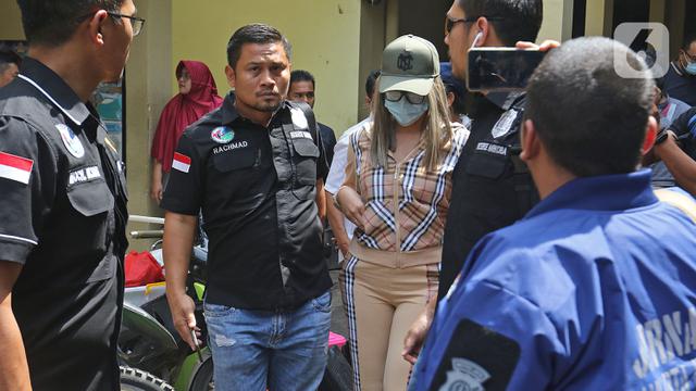 Positif Narkoba, Lucinta Luna Dibawa ke BNN Lido