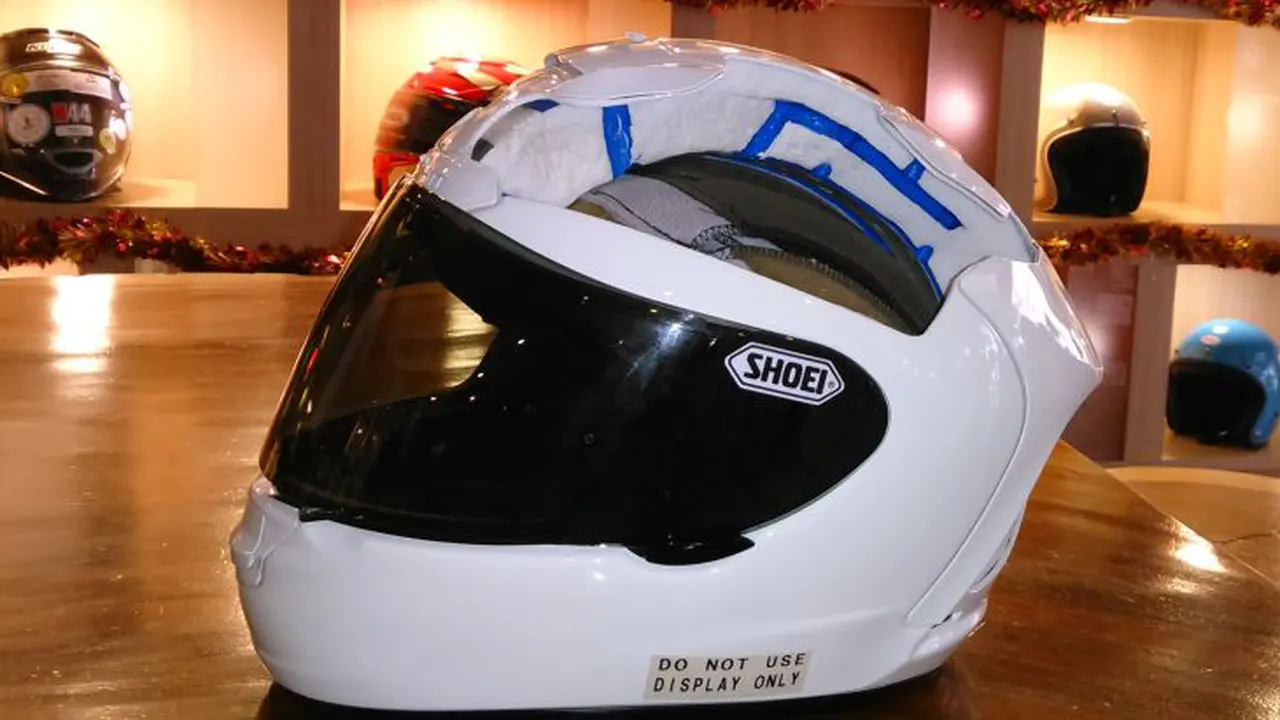 Seperti Apa Kondisi Busa Helm yang Baik?
