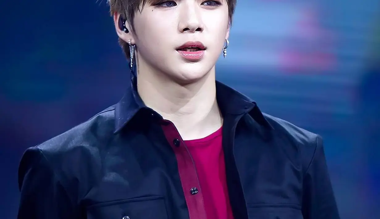 Seperti yang dilansir dari Soompi, ia membantah kabar jika ia putus sekolah lantaran kenakalannya. (Foto: instagram.com/goddaniel)