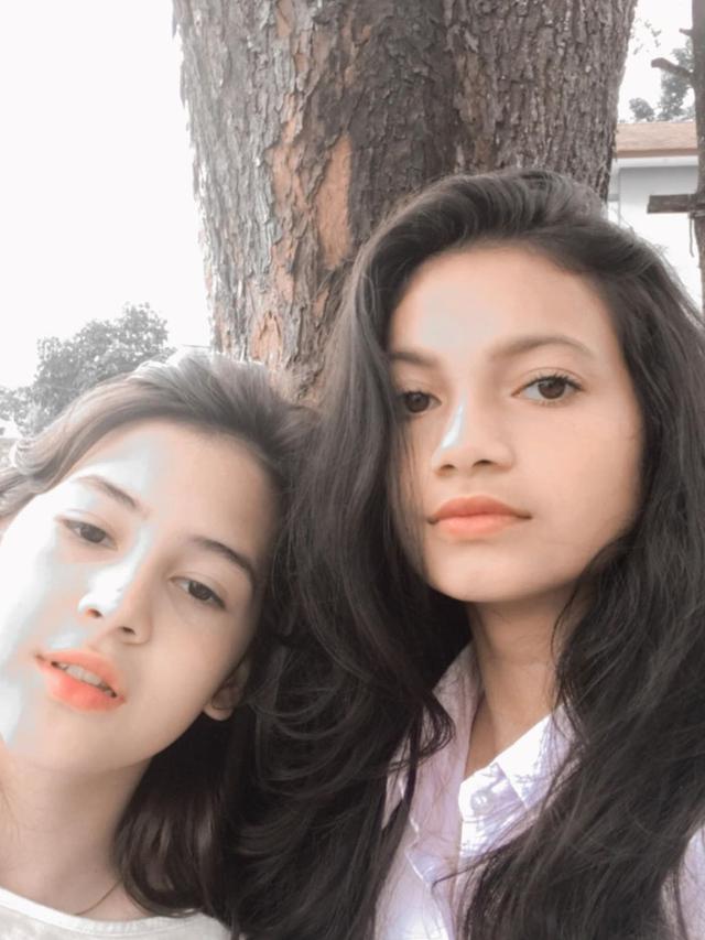 6 Potret Kebersamaan Sandrinna Michelle dan Ratu Sofya, Selalu Kompak