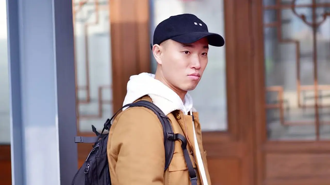 [Bintang] Kang Gary Dikabarkan Menikahi Wanita yang 10 Tahun Lebih Muda