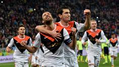 Shakhtar Donetsk menang 4-0 atas Braga pada laga leg kedua perempat final Liga Europa, di Stadion Arena Lviv, Lviv, Ukraina, Jumat (15/4/2016) dini hari WIB. (AFP/Sergei Supinsky)