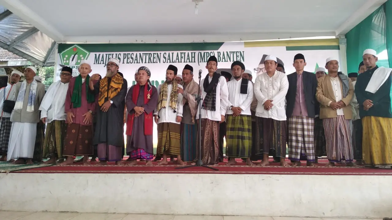 Ribuan Santri, Nelayan dan Petani Deklarasi Dukung Jokowi 2 Periode