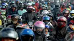 Ban kecil pada motor matic beresiko kecelakaan jika terkena lubang saat perjalanan.