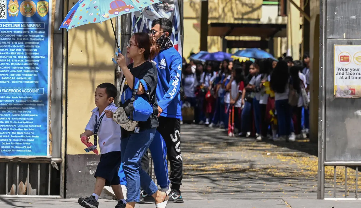 Penutupan dilakukan sebagai langkah pencegahan menghadapi musim kemarau yang terik di Filipina. (Jam STA ROSA/AFP)