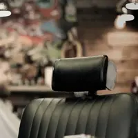 Bukan hanya di Jakarta, Bandung juga memiliki banyak 'barbershop' yang memberikan pelayanan kelas atas. 