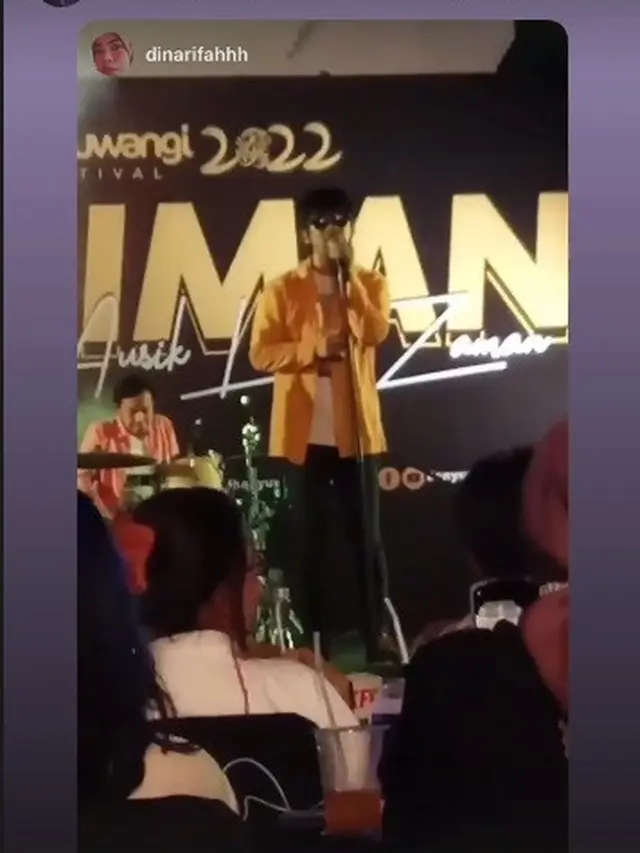 Rian bersama D'Masiv tetap manggung di Banyuwangi beberapa jam setelah kecelakaan (Foto: Instagram/@rianekkypradipta)