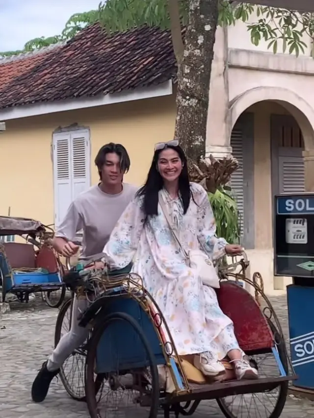 Eddy Meijer bepose menjadi tukang becak. (Foto: Instagram Stories/maudykoesnaedi)
