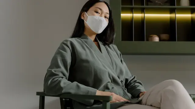 Duduk dan Condong ke Depan