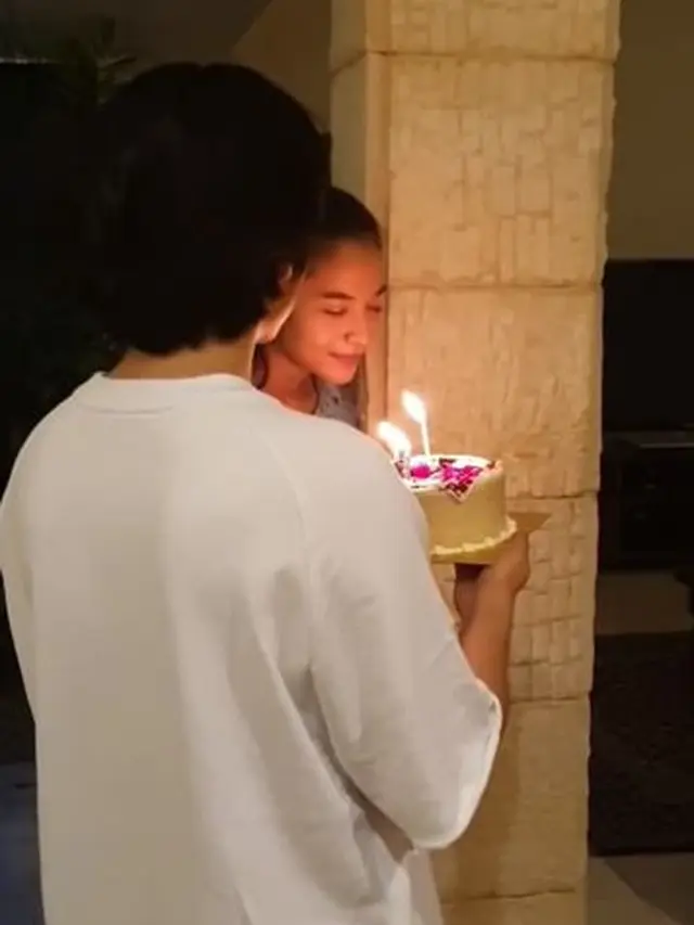 6 Momen Ulang Tahun Putri Marino di Lokasi Syuting, Dapat Banyak Kejutan