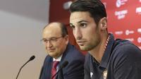 Sergio Rico mengaku sempat mendapat tawaran untuk gabung AC Milan. (doc. Sevilla)