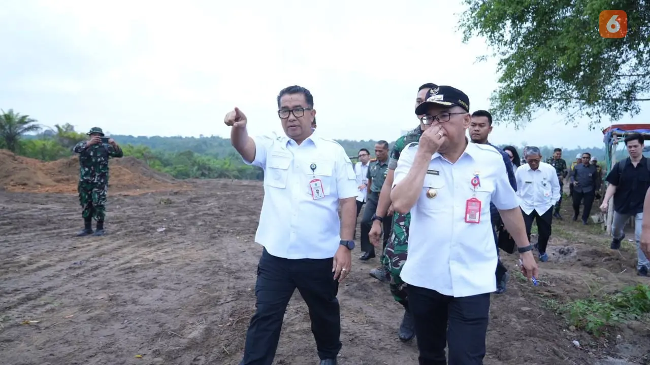 Pj Gubernur Kaltim, Akmal Malik tinjau lokasi pembangunan Bandara VVIP IKN (Liputan6.com/Istimewa)