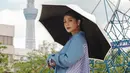 <p>Aksen pleats khas IKYK juga tertuang dalam beberapa busana yang menambah keistimewaan tampilan. Tak hanya itu, semua busana diperuntukkan bagi semua bentuk tubuh dengan potongan longgar ya nyaman. [Foto dok: IKYK X NAGITASLAVINA.]</p>