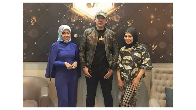 Potret Kebersamaan Sandy Tumiwa dan Vivi Paris