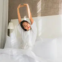 Ilustrasi selamat pagi, pagi hari, bangun tidur. (Image by lifeforstock on Freepik)