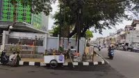 Renovasi Jalan Kota Serang Yang Dipenuhi oleh Pedagang Kaki Lima (Putri Anastasia Bangalino Suryana/Liputan6.com)