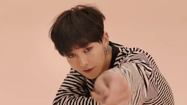 [Bintang] Cederanya Kambuh, G-Dragon Jalani Operasi Pergelangan Kaki