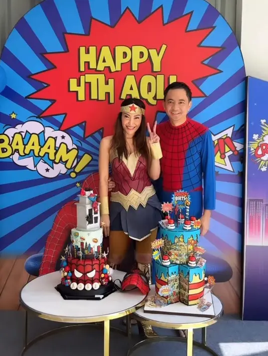 Sementara itu Regi Datau yang biasanya nggak mau pakai baju aneh-aneh, rela pakai kostum Spiderman. [@mrsayudewi]