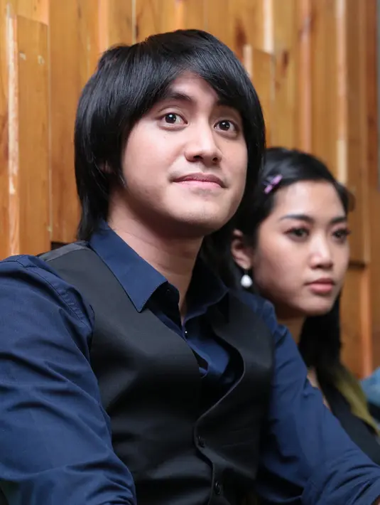 "Saya anggap selesai hari. Mungkin Kalau tadi siang dia nggak lunasin ya kita akan beda bicaranya. Tapi karena dia udah lunasin ama saya ya udah, case close. ibaratnya tutup buku sama mas Deni," jelasnya. (Deki Prayoga/Bintang.com)