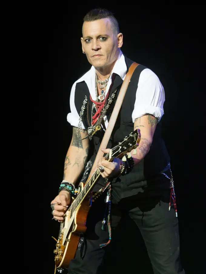 [Bintang] Johnny Depp