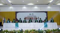 Sekolah Tinggi Ilmu Syariah Husnul Khotimah (STISHK) Kuningan untuk pertama kalinya menggelar acara wisuda Sarjana. (Ist)