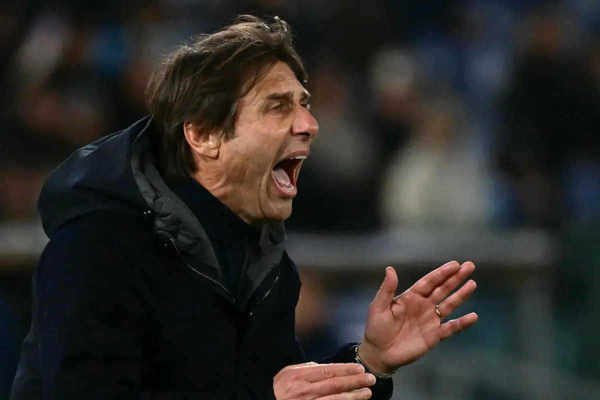 Foto: Sengitnya Laga Lazio Vs Napoli di Liga Italia, Berakhir dengan Skor 2-2