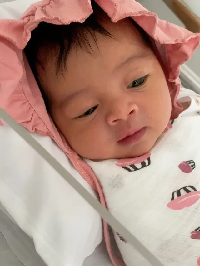 5 Potret Cara Rose, Anak Rianti Cartwright yang Menggemaskan